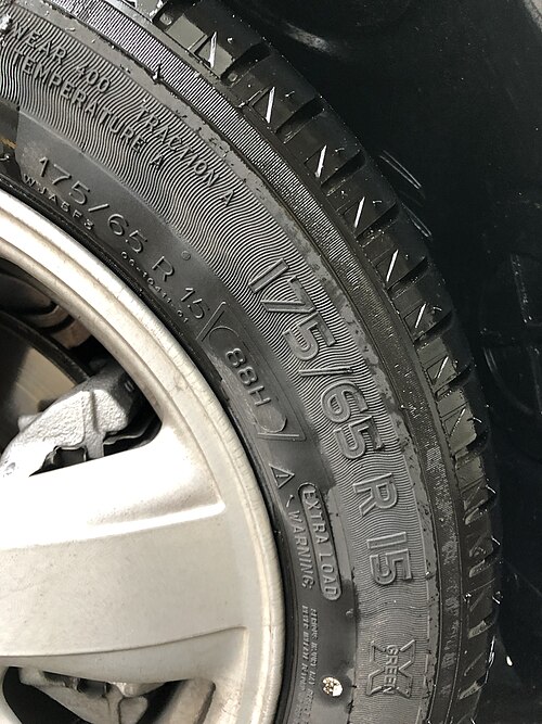 Automotive rubber compound, relevant to EPDM and elastomer identification by FTIR.